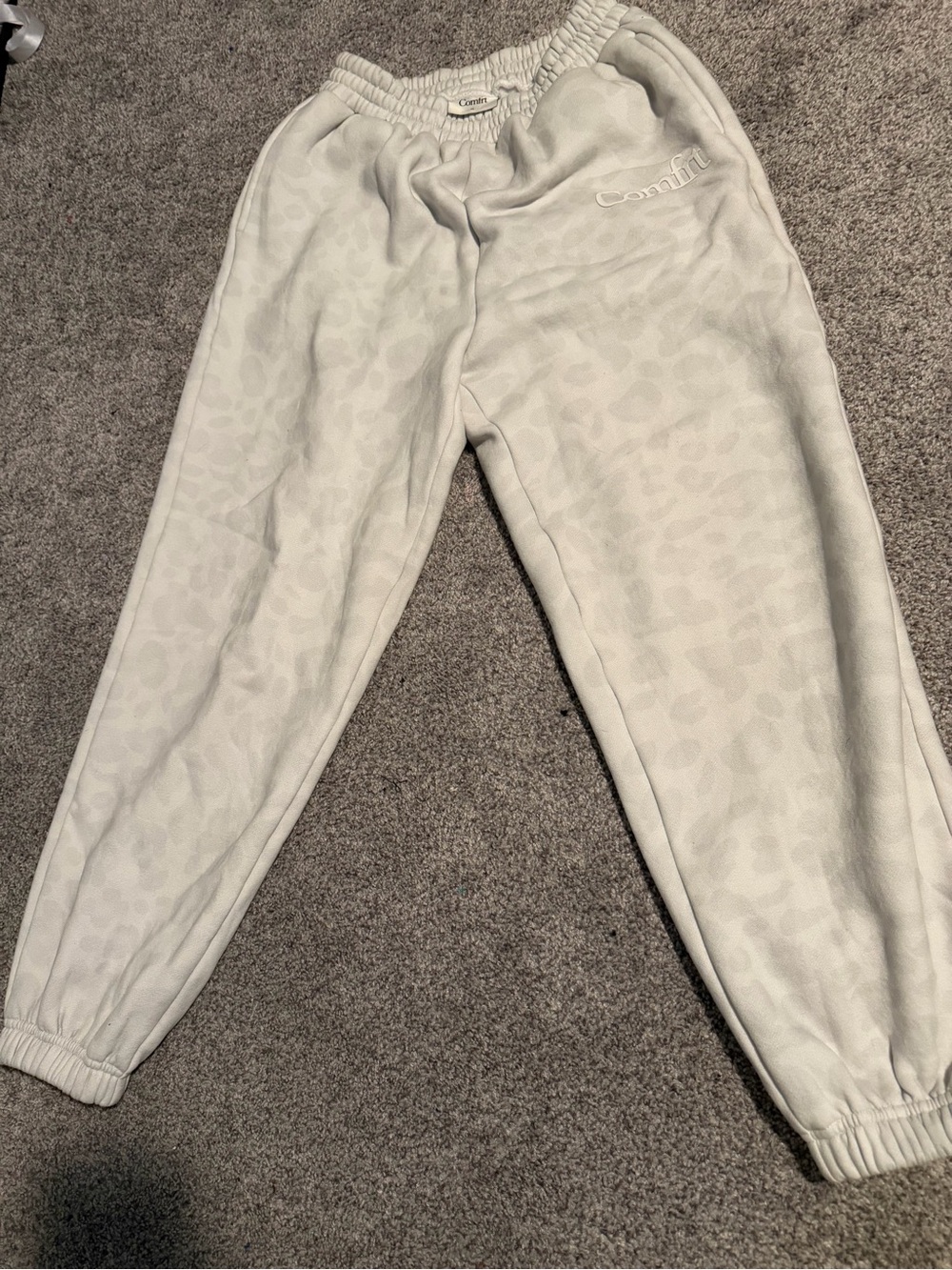 Comfrt sweats white cheetah